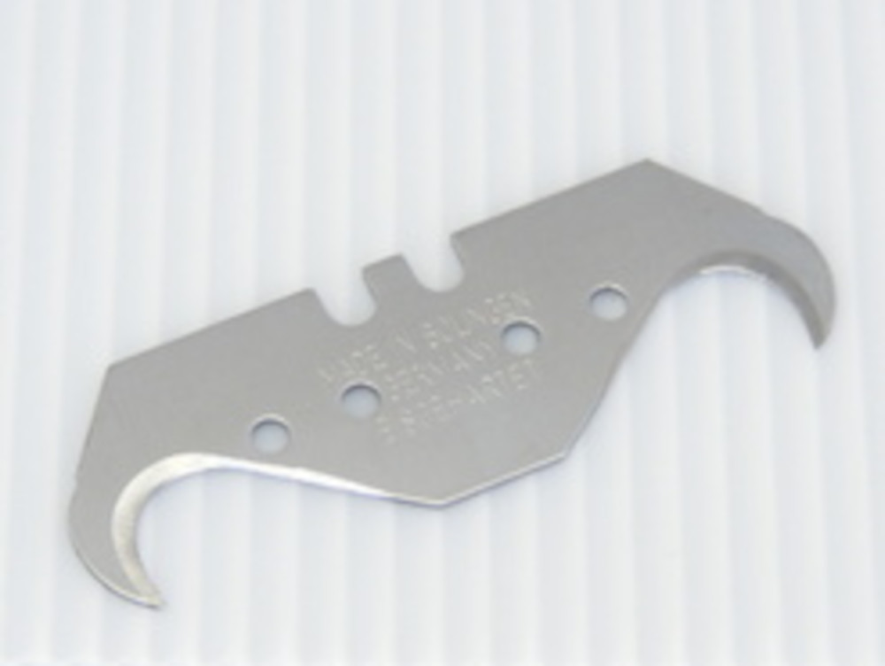 Floorfit-Superhakenklinge, 0,65 mm stark, eisgehärtet (VE=10 Dispenser á 10 Stück = 100 Klingen) Floorfit-Superhakenklinge, 0,65 mm stark, eisgehärtet (VE=10 Dispenser á 10 Stück = 100 Klingen)