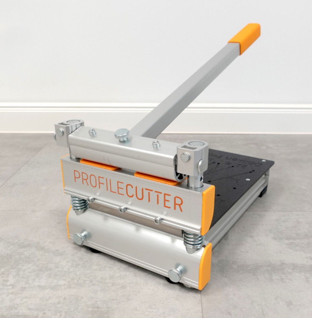 Döllken Profilecutter im Systemkoffer - zum Schneiden von Kernsockelleisten Döllken Profilecutter im Systemkoffer - zum Schneiden von Kernsockelleisten