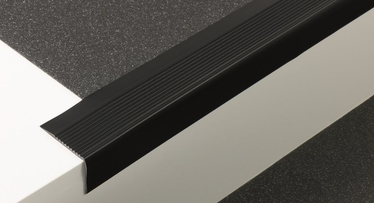 BOLTA WEICH-PVC Treppenkante TK 60/42, schwarz (0111), Längen á 250 cm